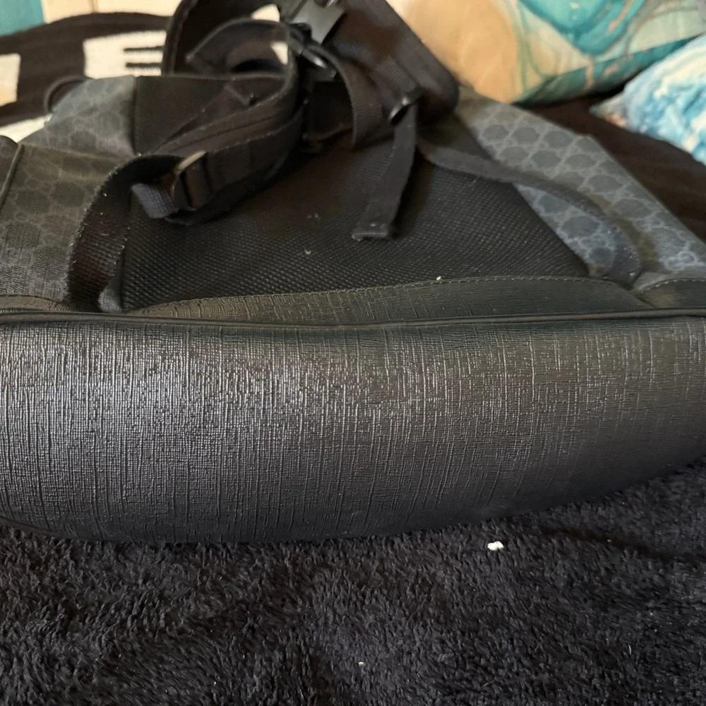 Gucci Backpack with Black and Red Accents - Picture 4 of 11